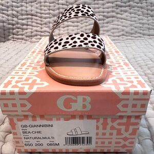 Gianni Bini Cream and Black Sandals Fashion-Forward Slide (NEW)